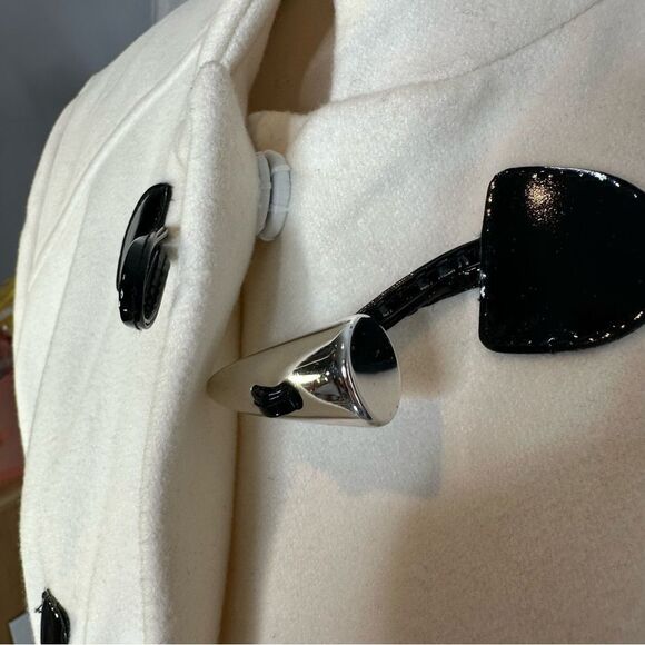 Via Spiga Cream Wool Blend Toggle Closure Tailored Coat | Size 8 - Picture 11 of 11
